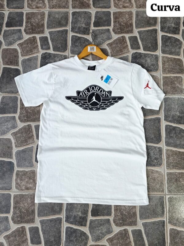 033d3263-0668-4937-bba5-2936ccc84773 Jordan 26