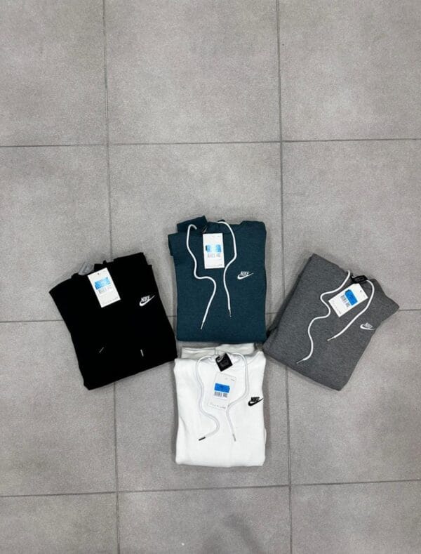 fb905ca3-a9f5-41d6-96d8-e6ba91ff3231 Buzo Nike 1