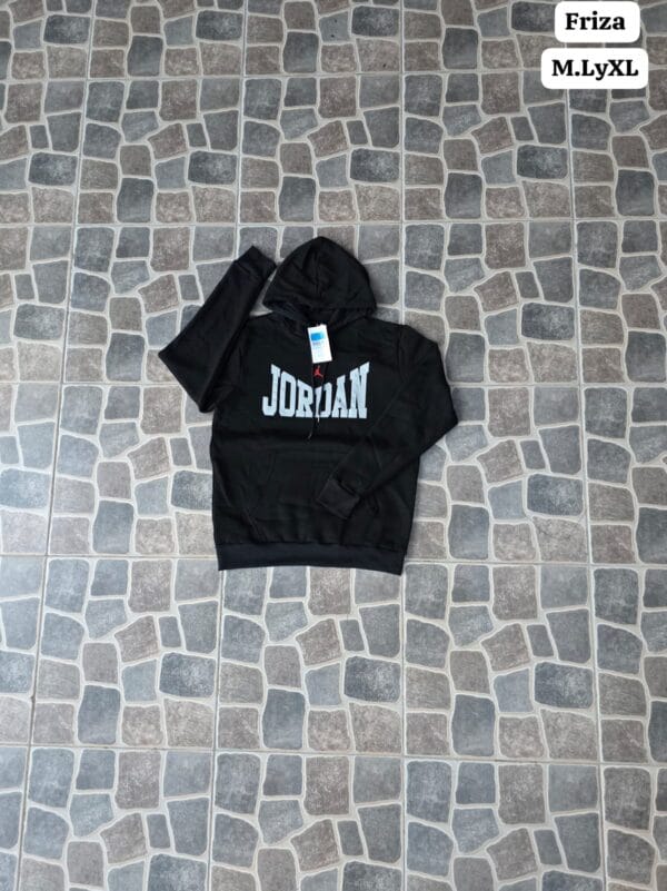 dd3e8a69-f2e7-4223-bb8a-9698c31f6394 Buzo jordan 10